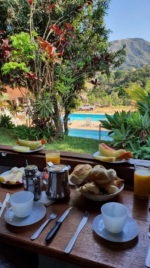 Pousada Amanhecer Na Mantiqueira Hotell Águas de Lindóia Rum bild